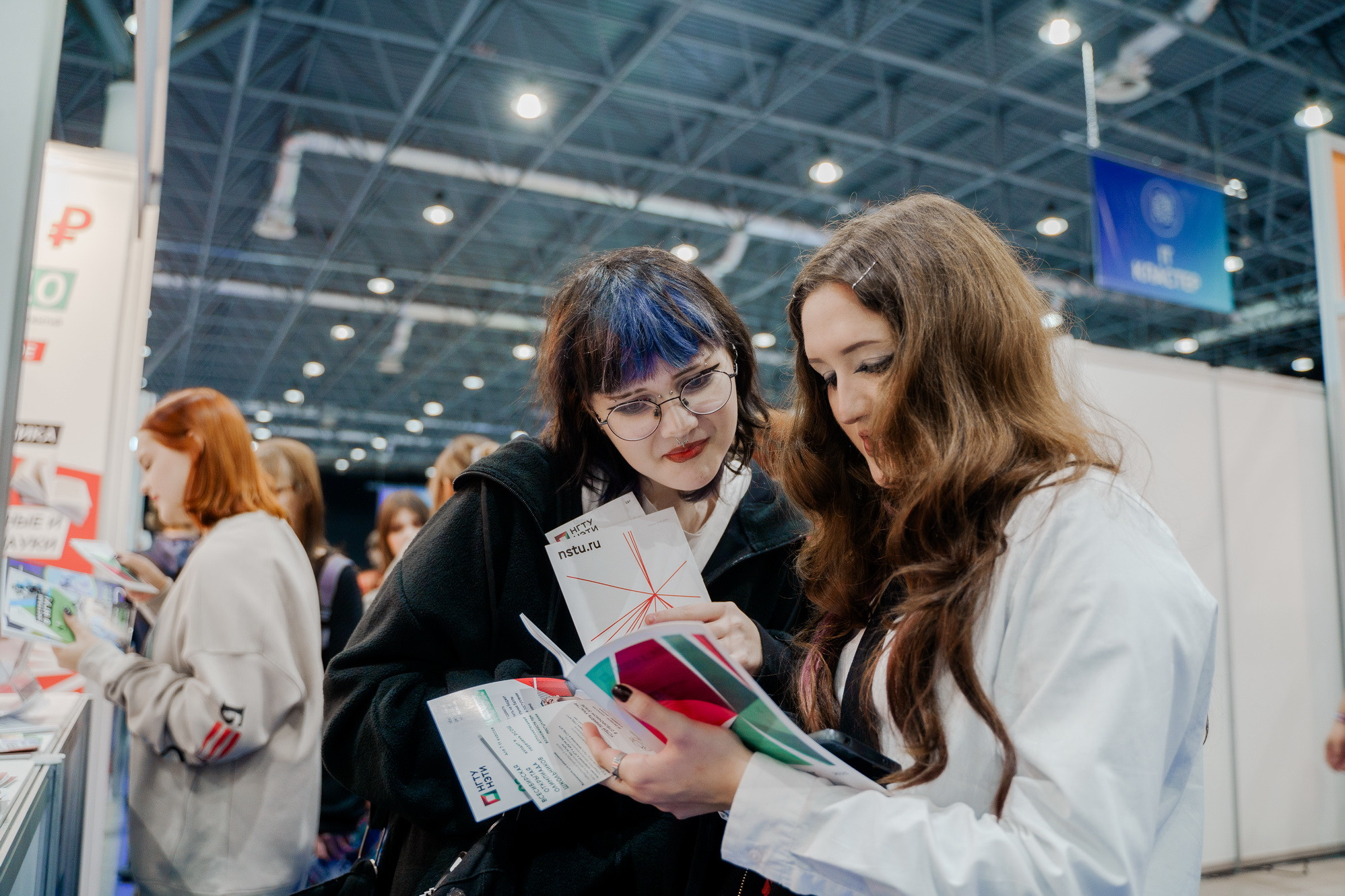 От кино до мегасайенс: НГТУ НЭТИ принял участие в выставке «Учебная Сибирь», фотография: Д. Фоменков