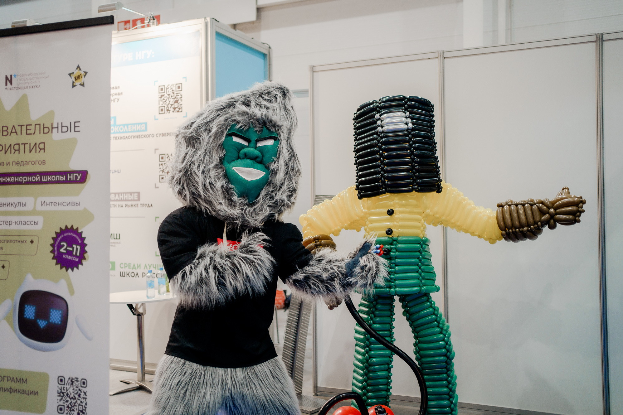 От кино до мегасайенс: НГТУ НЭТИ принял участие в выставке «Учебная Сибирь», фотография:  Д. Фоменков