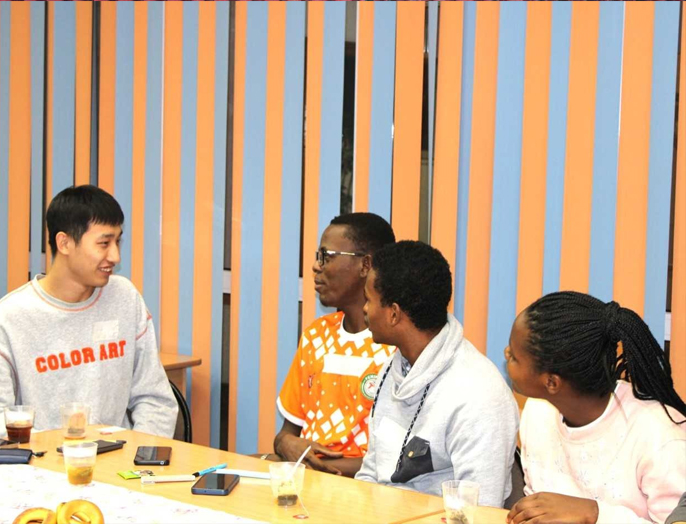 «Русский клуб» открыли для иностранных студентов будущие преподаватели русского языка как иностранного
