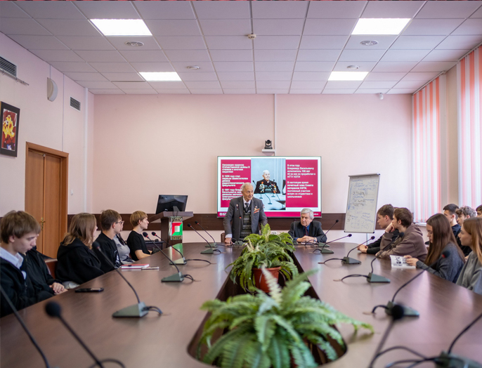 В НГТУ НЭТИ прошла встреча студентов с ветераном войны Владимиром Сбоевым
